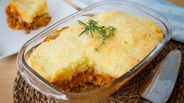 Pastel de papas, pastel de carne o pastel de fuente.