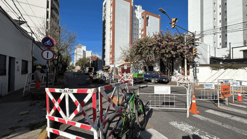 Obra de ASSA: corte total de tránsito en calle Urquiza entre Crespo e Hipólito Yrigoyen