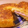 tortilla de papa rellena de jamón y queso