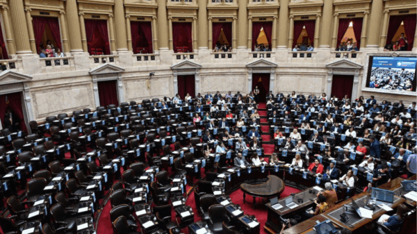 Diputados convocó una sesión especial para tratar la remoción de Espert