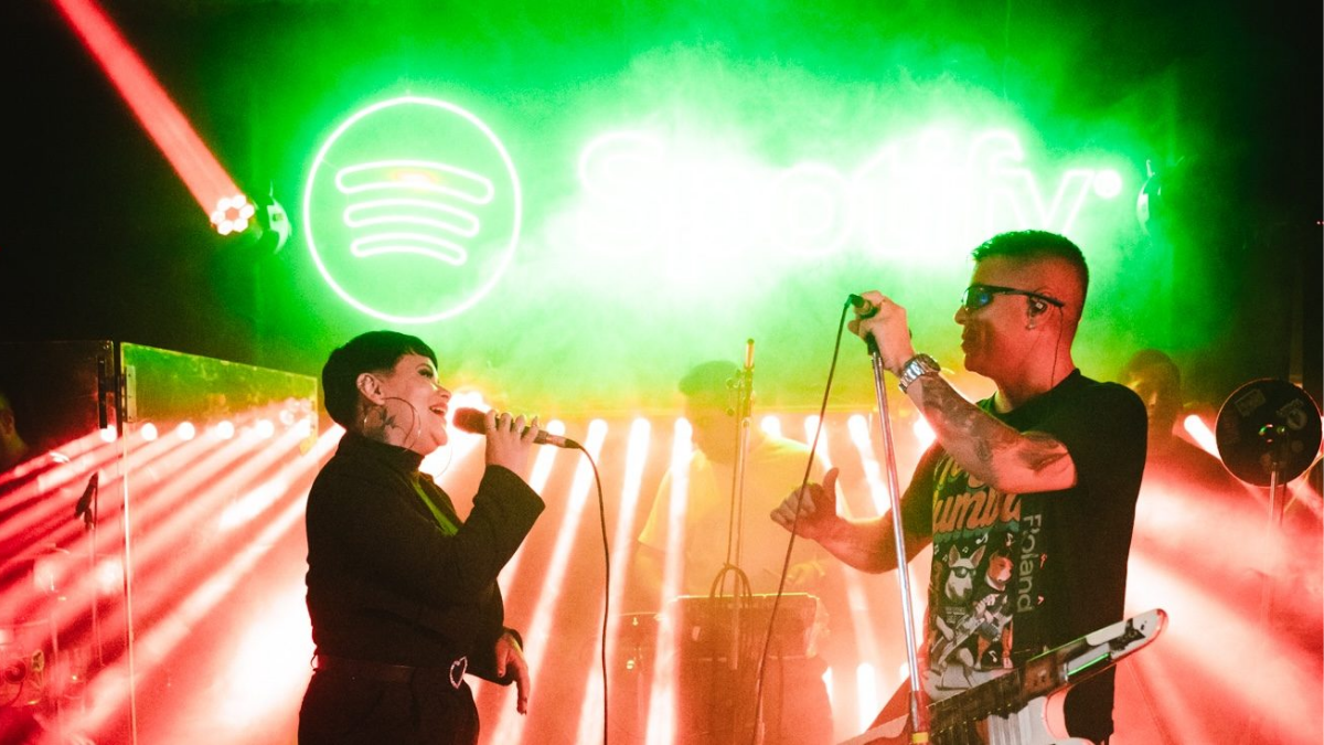 Damas Gratis celebró sus 25 años con un show especial que reafirmó su lugar como ícono de la cumbia.