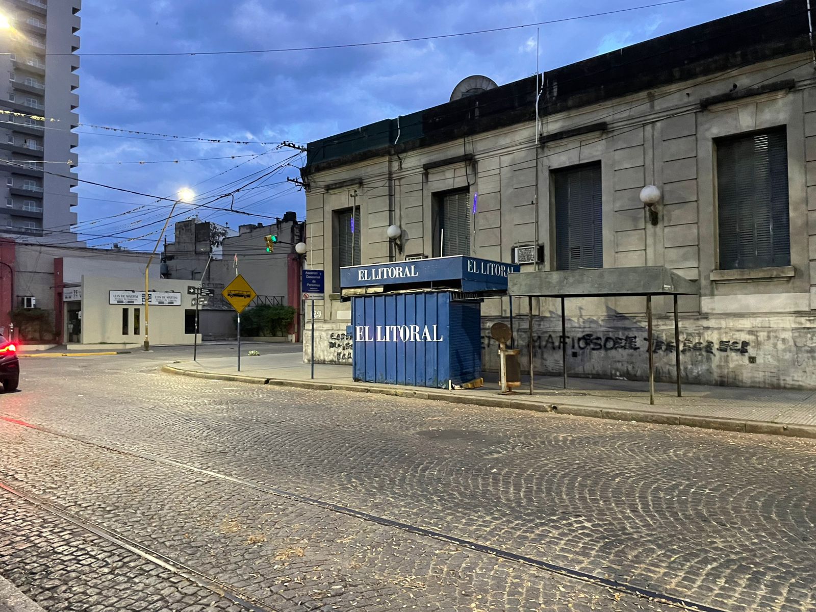 Rivadavia y Rioja, donde fue detenido el agente policial