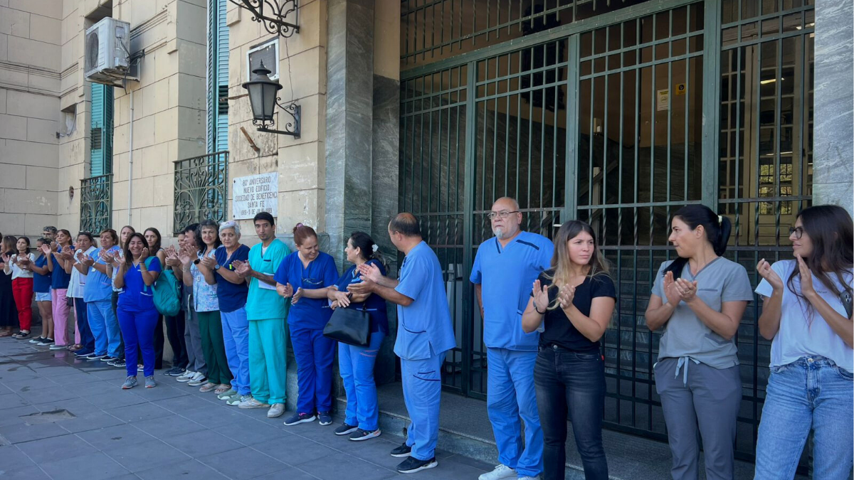 abrazo simbólico al Hospital José María Cullen