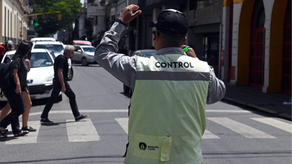 Cortes de calles por obras y desvíos de colectivos en la ciudad - LA ...